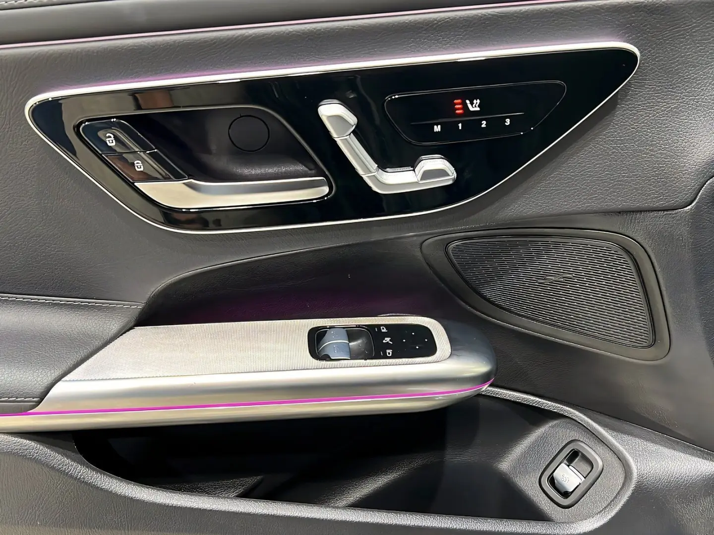 CLE 220 d Coupe AMG Advanced Pano Memory DAB LRh