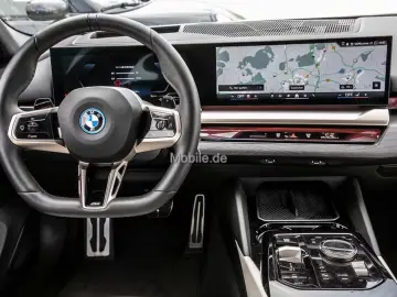 BMW 550 Pachetul sport xDrive M Pano