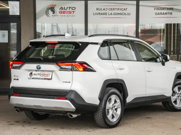 TOYOTA RAV 4 E-CVT