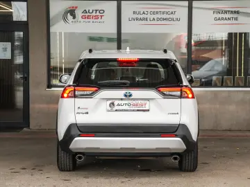 TOYOTA RAV 4 E-CVT
