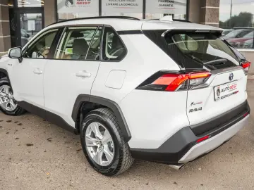 TOYOTA RAV 4 E-CVT