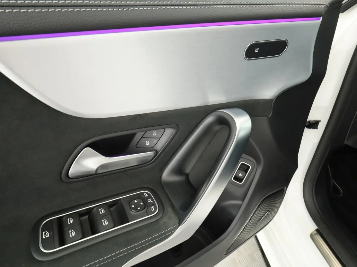 CLA 250 e AMG Multibeam Burmester PTS Navi SpurH