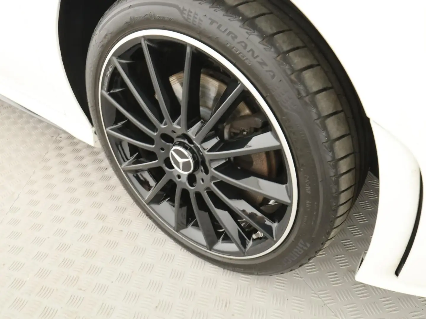 CLA 250 e AMG Multibeam Burmester PTS Navi SpurH