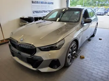 BMW 550 e LIMUZINĂ xDRIVE M SPORT ICON