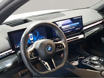 550e xDrive Limousine M Sport AHK Kamera LED