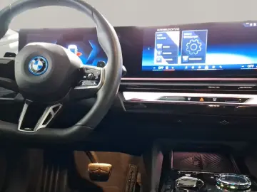 550e xDrive Limousine M Sport AHK Kamera LED