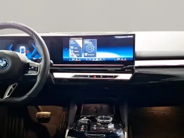 550e xDrive Limousine M Sport AHK Kamera LED