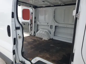 OPEL VIVARO 2.O Diesel L1H1 2.7 t