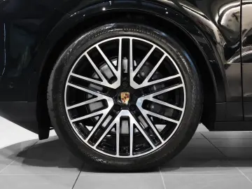 Porsche Cayenne E-Hybrid pneu pano masaj ventilatie Matrix