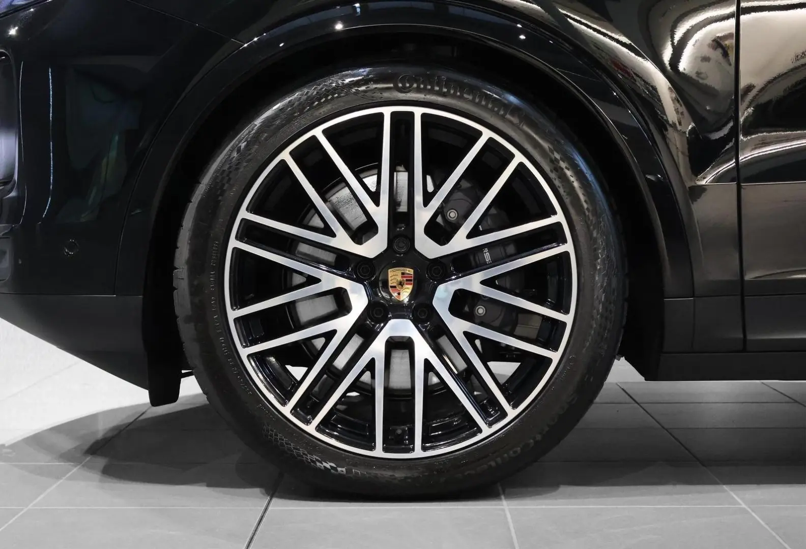 Porsche Cayenne E-Hybrid pneu pano masaj ventilatie Matrix