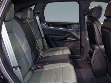 Porsche Cayenne E-Hybrid pneu pano masaj ventilatie Matrix