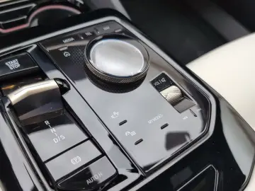 550e xDrive Limousine M Sport AHK Kamera LED Len