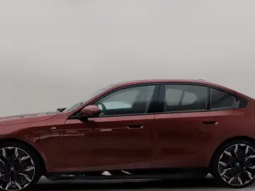 550e xDrive Limousine M Sport AHK Kamera LED Len