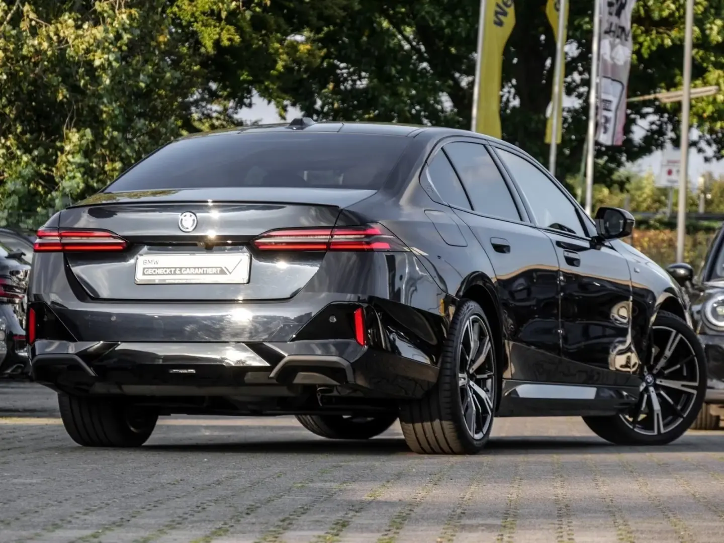 BMW 550 e xDrive Limousine M Sport Pro B&W