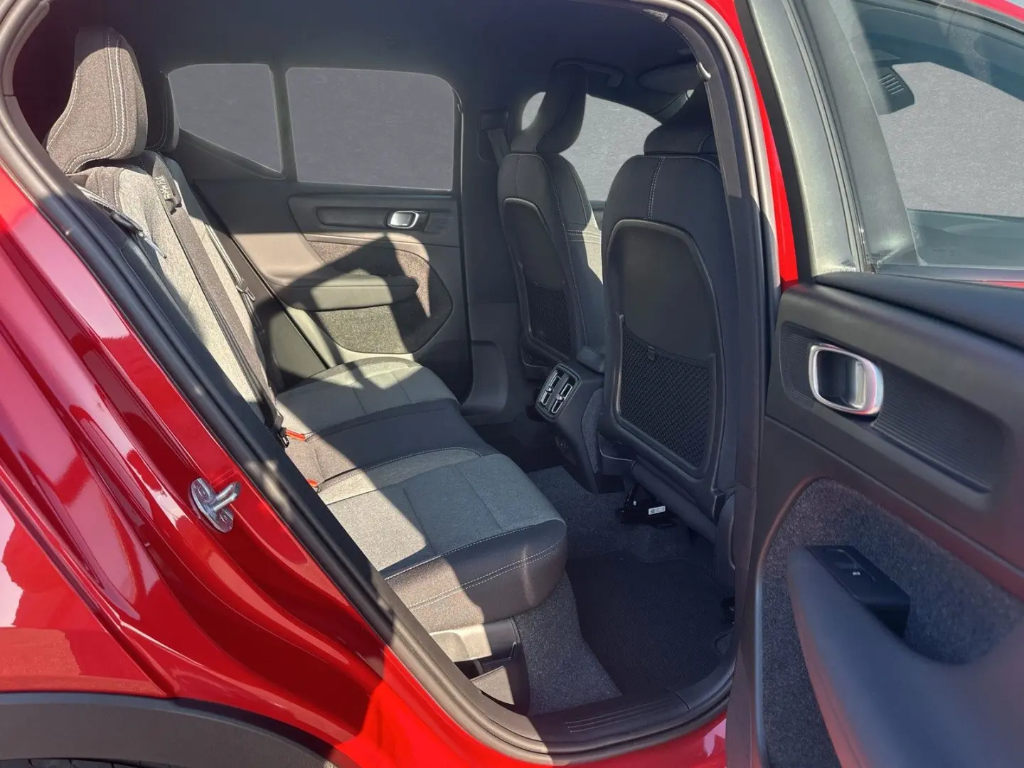 XC40 B3 MILD-Hybrid Automatik Plus Dark LED