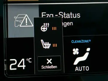 XC40 T2 2WD Plus Dark  Pano  Kamera uvm.