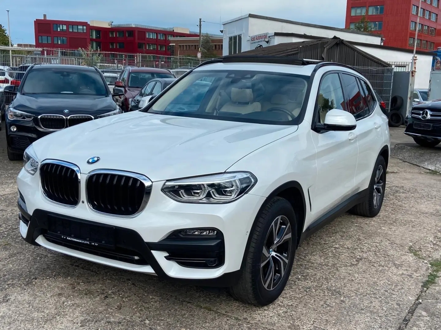 X3xDrive20d Advantage PANO AHK 360  LED NAVI