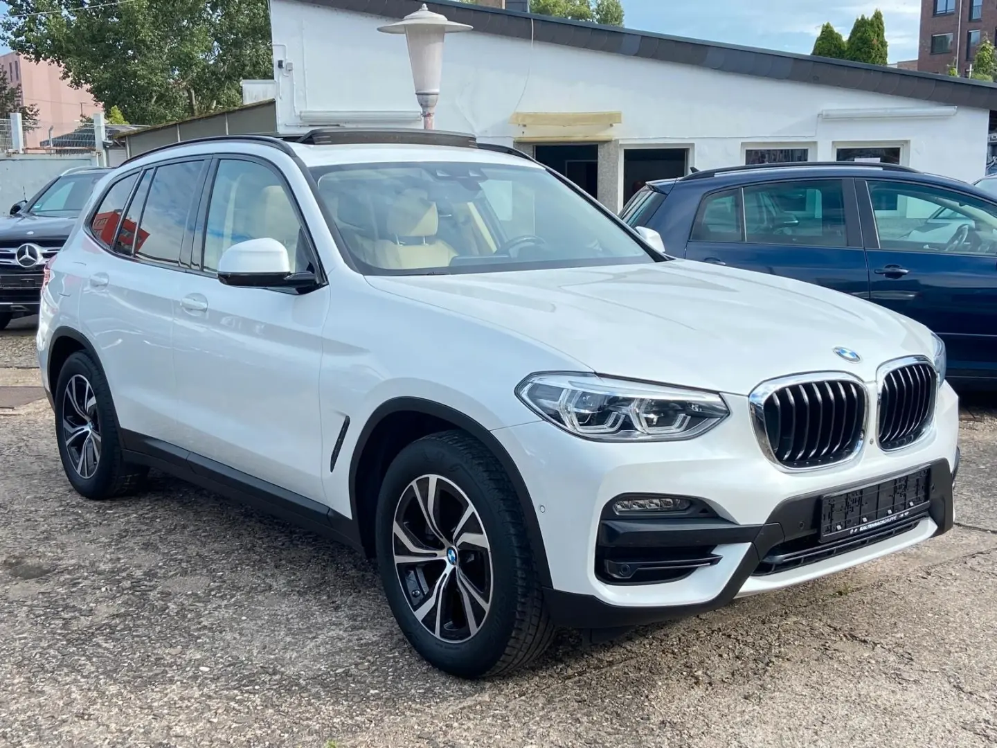 X3xDrive20d Advantage PANO AHK 360  LED NAVI