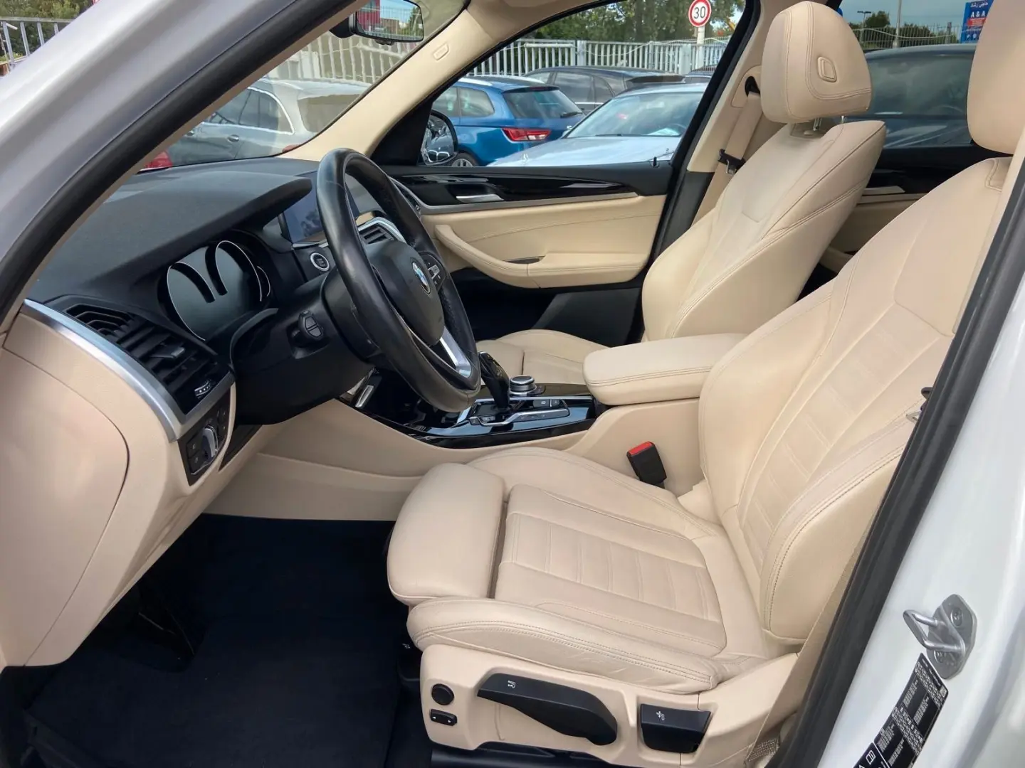 X3xDrive20d Advantage PANO AHK 360  LED NAVI