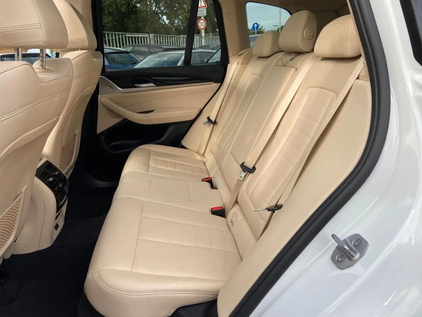 X3xDrive20d Advantage PANO AHK 360  LED NAVI