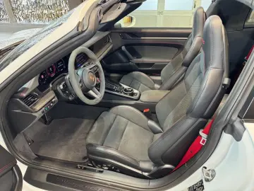 Porsche 992 911  992.2 Targa 4 GTS
