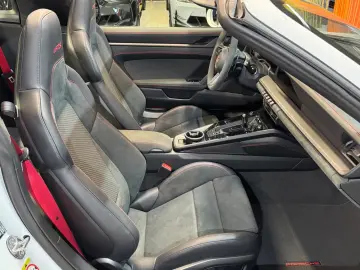 Porsche 992 911  992.2 Targa 4 GTS