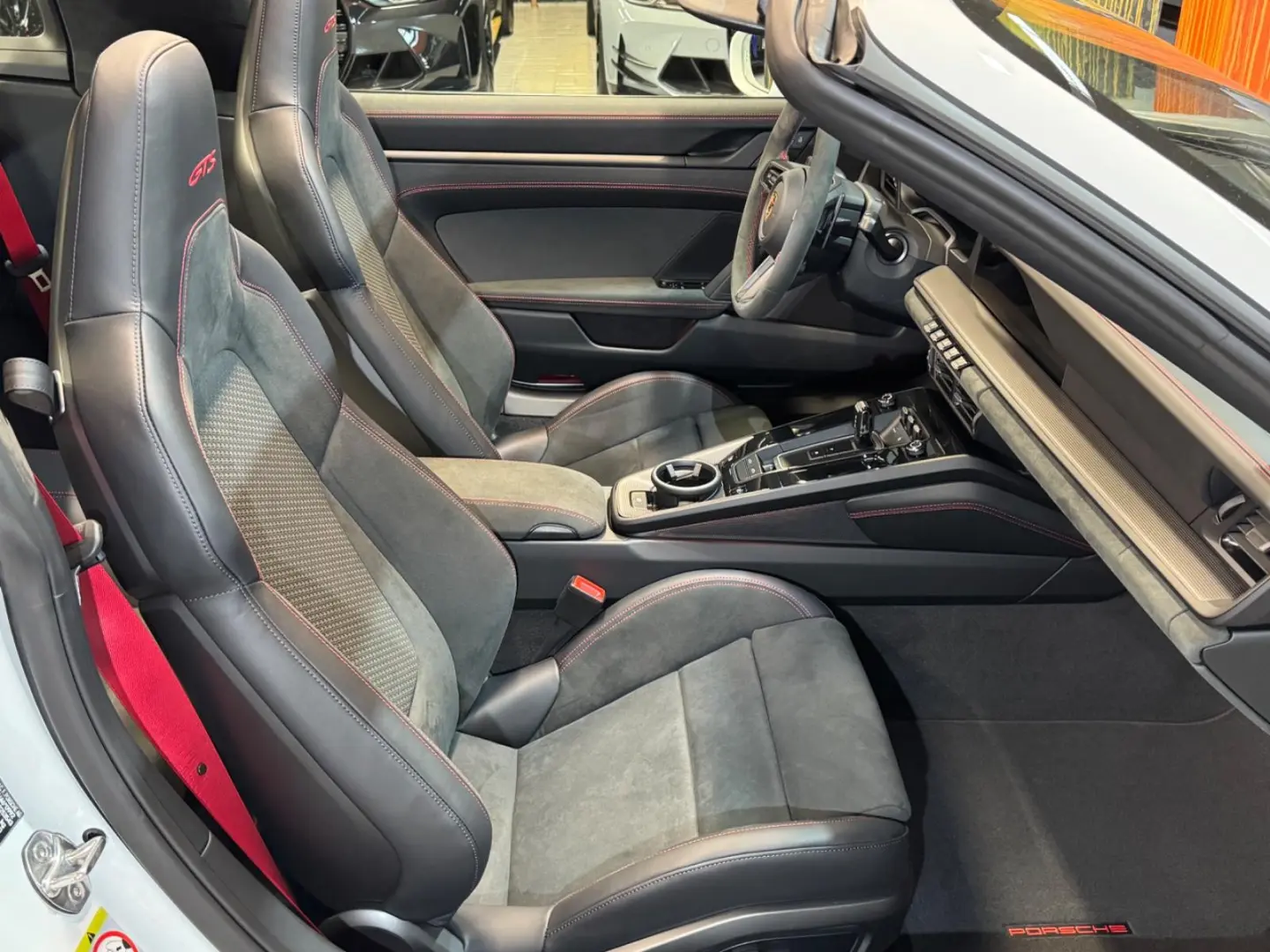 Porsche 992 911  992.2 Targa 4 GTS