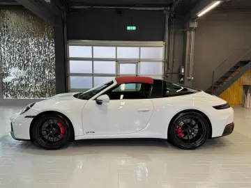Porsche 992 911  992.2 Targa 4 GTS