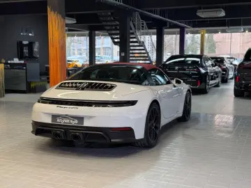 Porsche 992 911  992.2 Targa 4 GTS