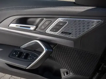 X1 xDrive 23i M-Sport 360  PANO H K HUD AHK NAVI