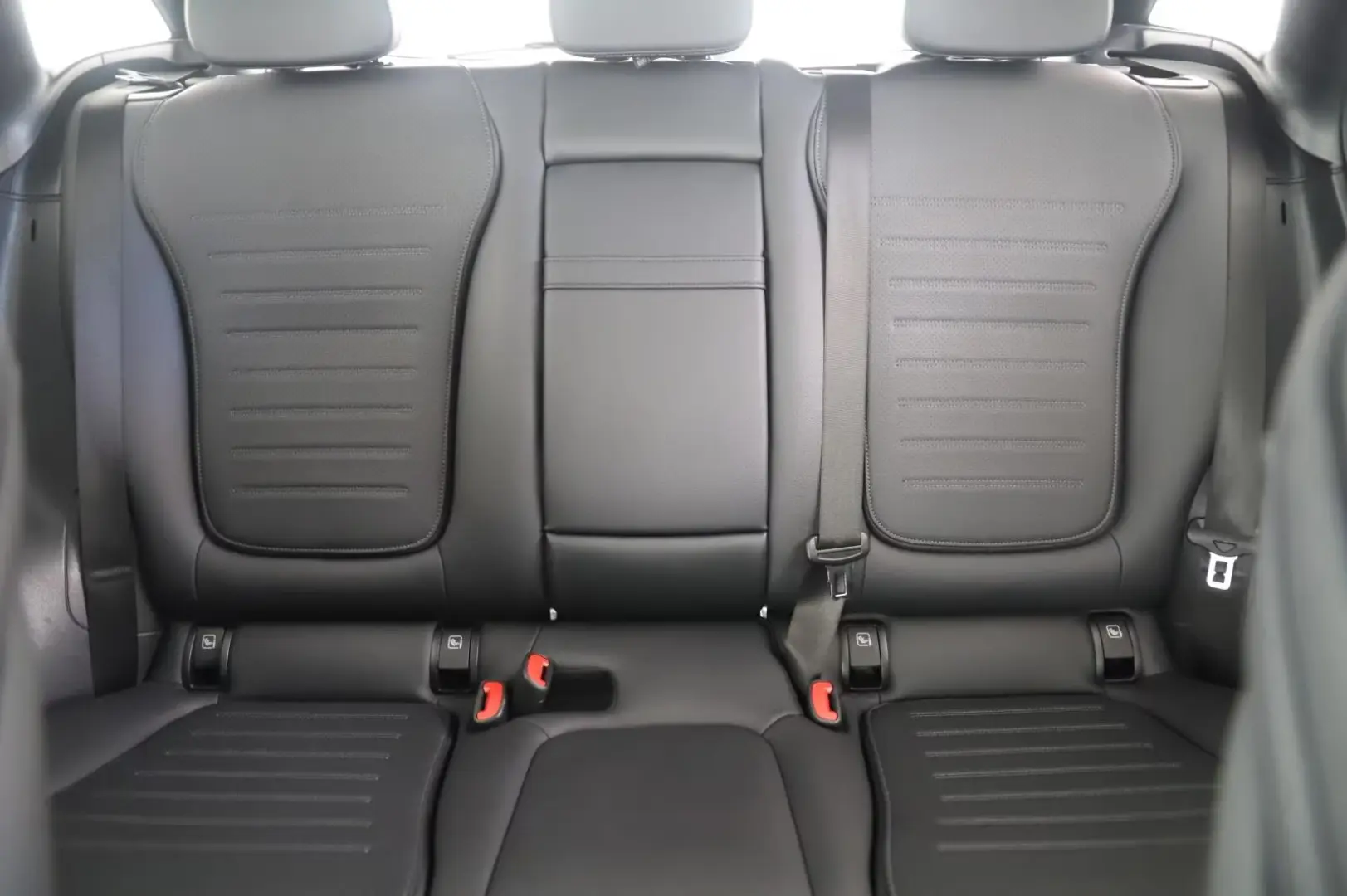 Mercedes-Benz GLC 200 Linie AMG 4M 2x LED PANO AHK