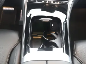 Mercedes-Benz GLC 200 Linie AMG 4M 2x LED PANO AHK