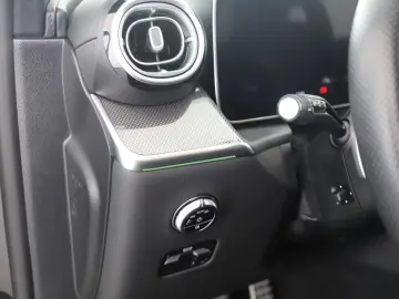 Mercedes-Benz GLC 200 Linie AMG 4M 2x LED PANO AHK