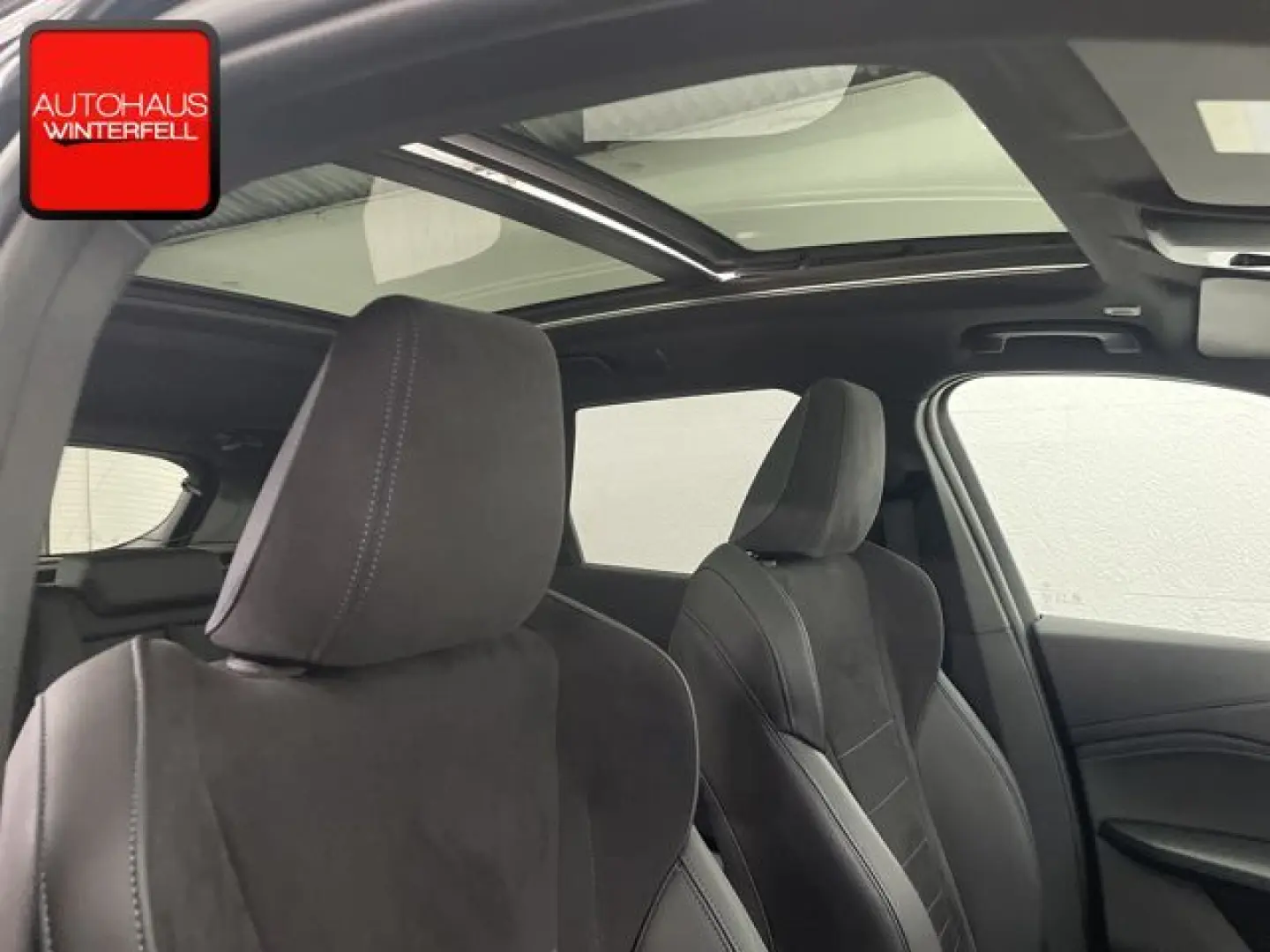 X1 xDrive 23 i M SPORT PANO H K MEMO MASSAGE ACC