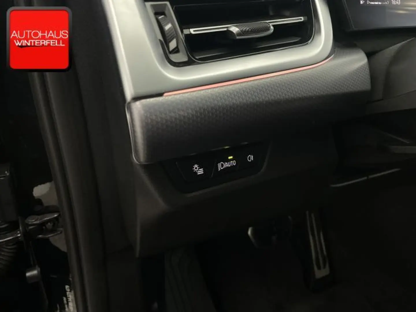 X1 xDrive 23 i M SPORT PANO H K MEMO MASSAGE ACC