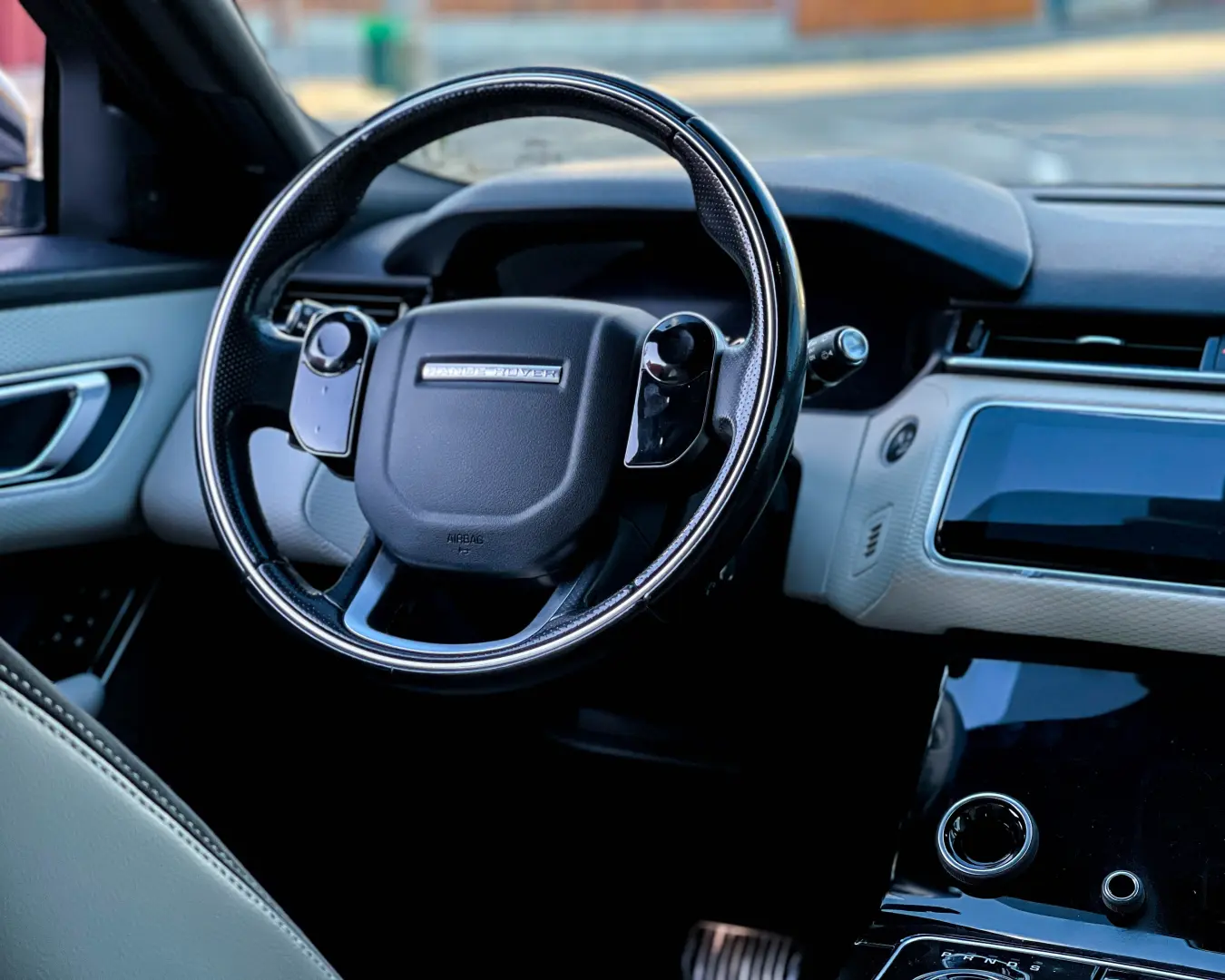 Range Rover Velar R-DYNAMIC