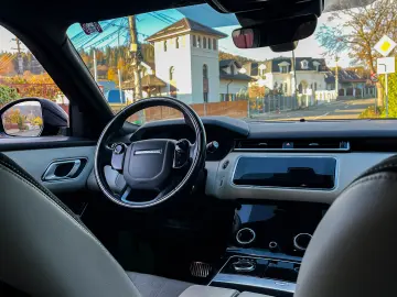 Range Rover Velar R-DYNAMIC