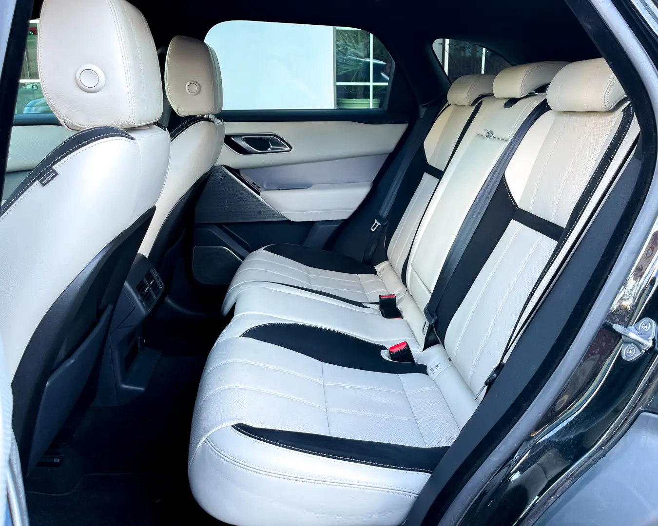 Range Rover Velar R-DYNAMIC