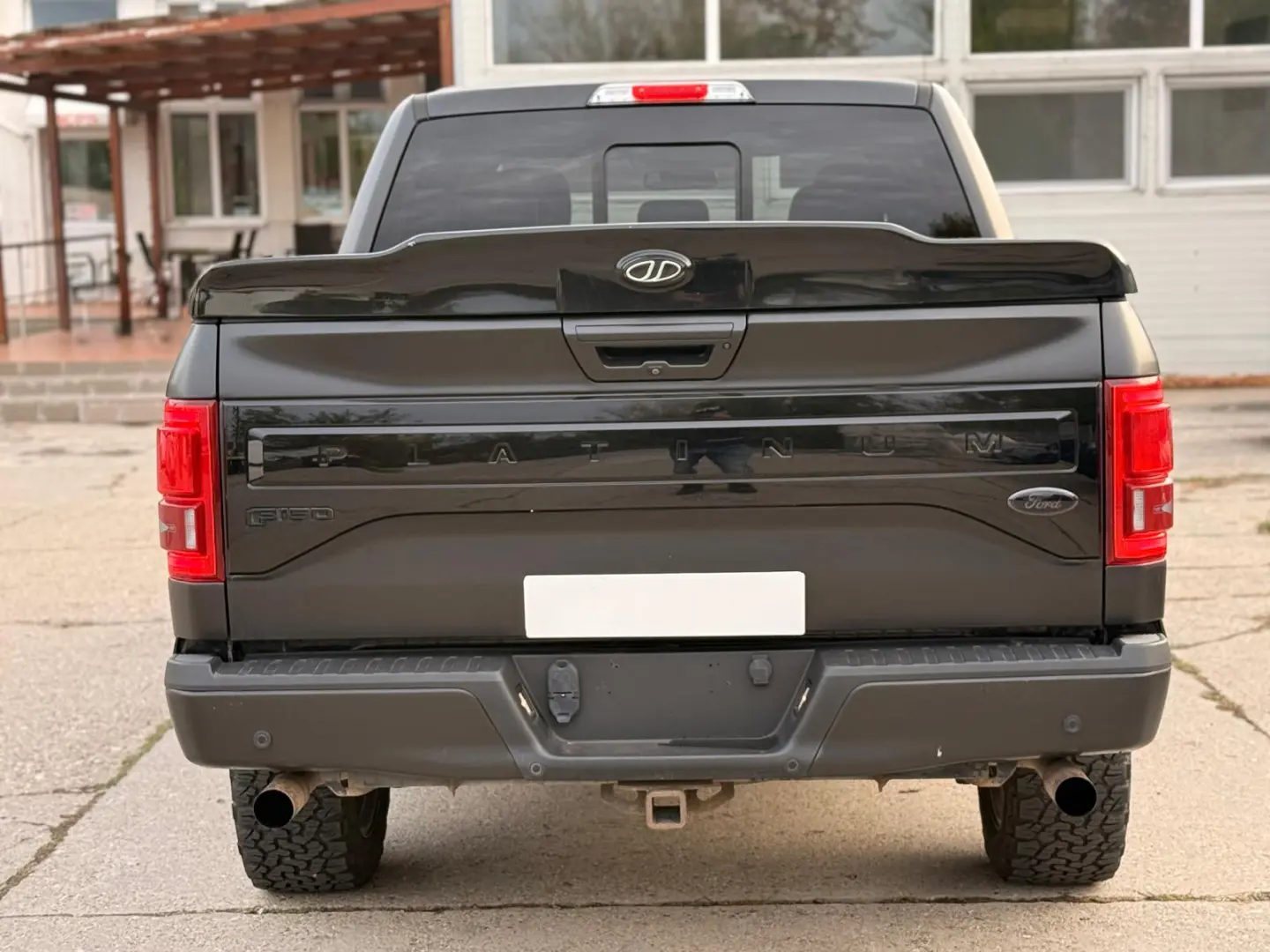 Ford F-150 Platinum – Luxury & Power - Autoutilitara