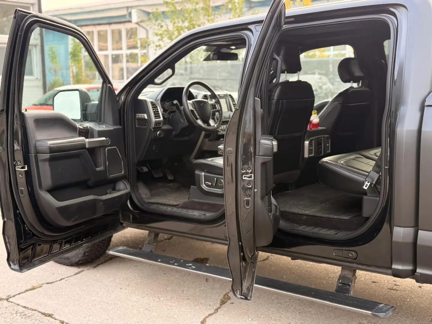 Ford F-150 Platinum – Luxury & Power - Autoutilitara