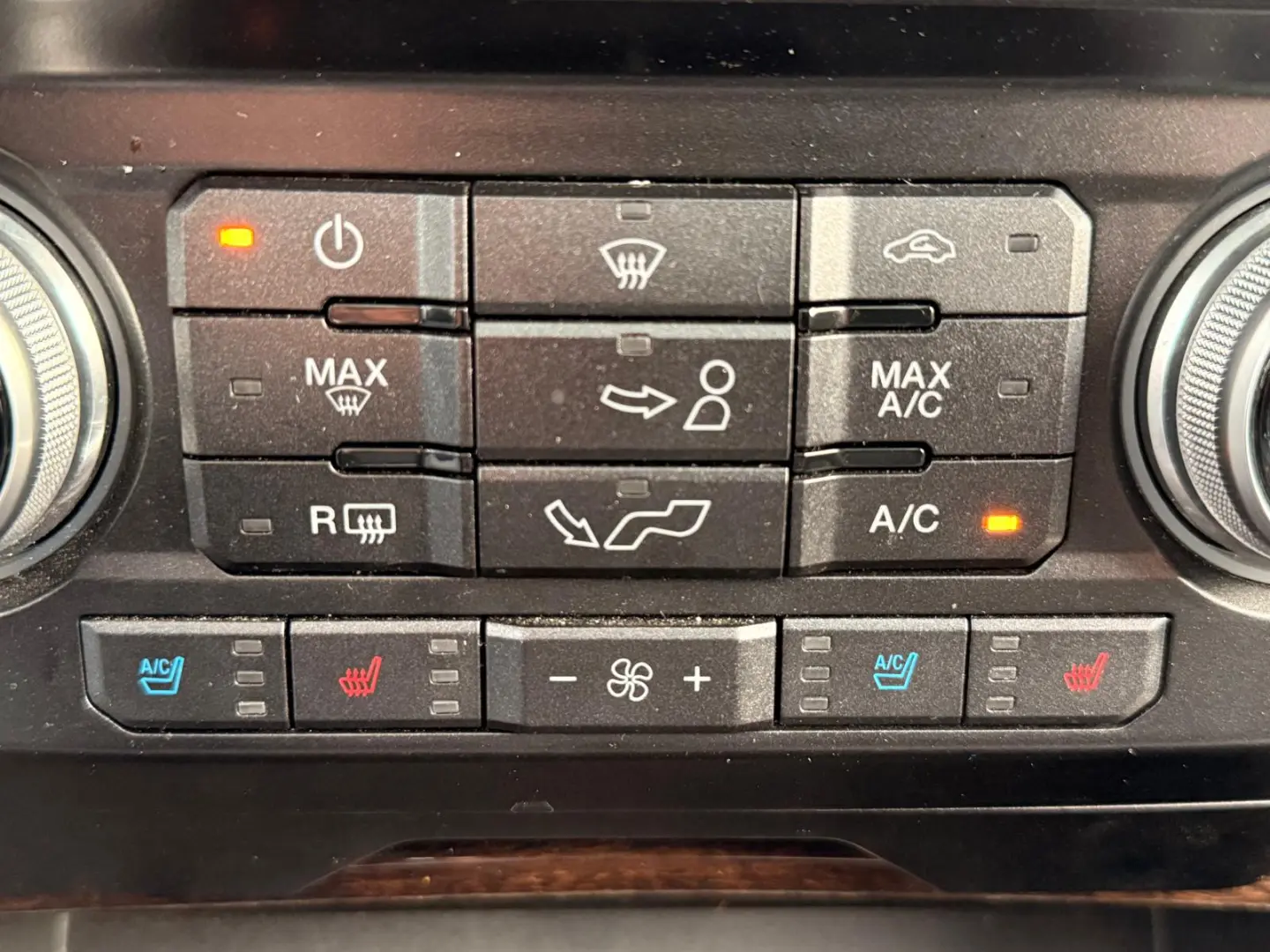 Ford F-150 Platinum – Luxury & Power - Autoutilitara