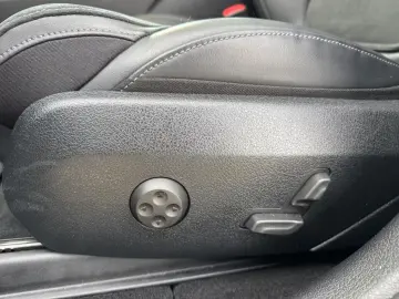 Mercedes-Benz GLC 300 d 4M AMG NIGHT AHK PANO