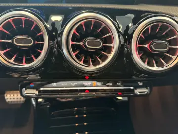 CLA 180 Coupé AMG ADVANCED  19  MULTIBEAM WINTER