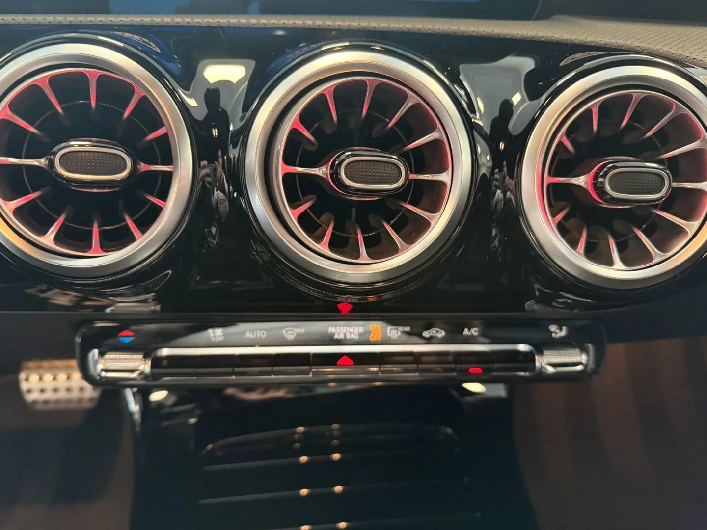 CLA 180 Coupé AMG ADVANCED  19  MULTIBEAM WINTER