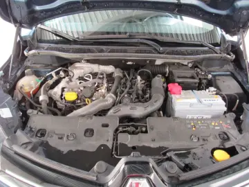 RENAULT CAPTUR TCe 150 EDC GPF Intens