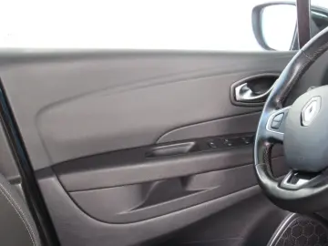 RENAULT CAPTUR TCe 150 EDC GPF Intens