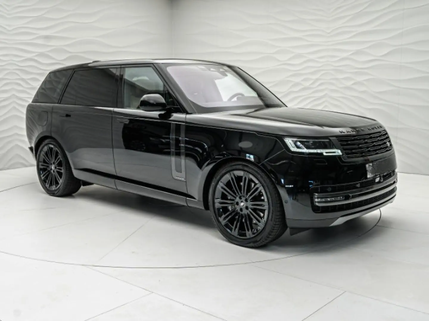 Range Rover D350 Autobiography LWB DVD