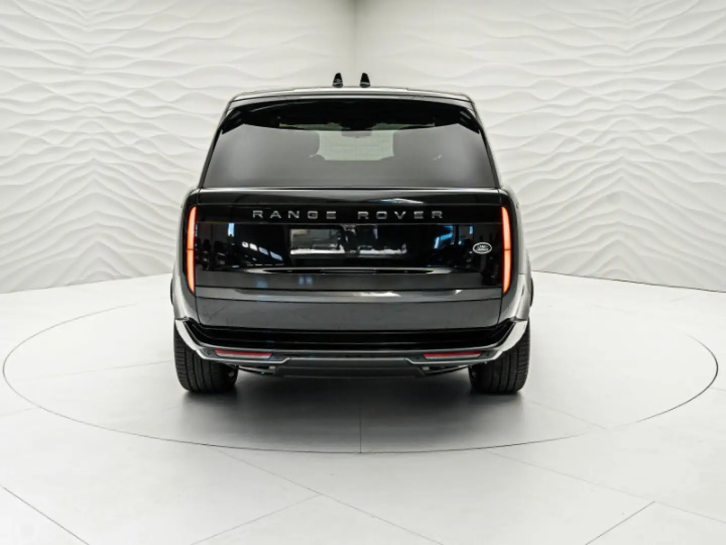 Range Rover D350 Autobiography LWB DVD