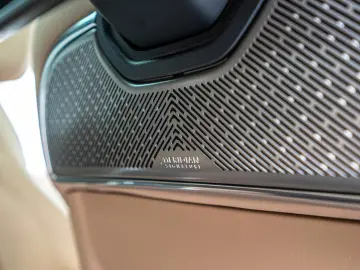 Range Rover D350 Autobiography LWB DVD