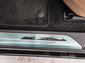 Range Rover D350 Autobiography LWB DVD